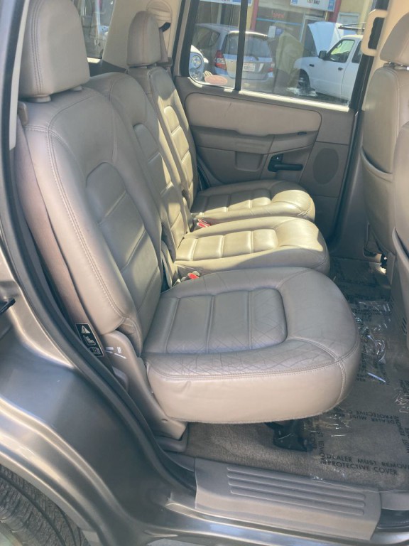 2002 Ford Explorer Image 16
