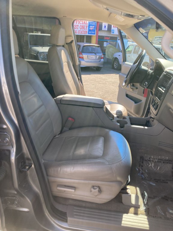 2002 Ford Explorer Image 17