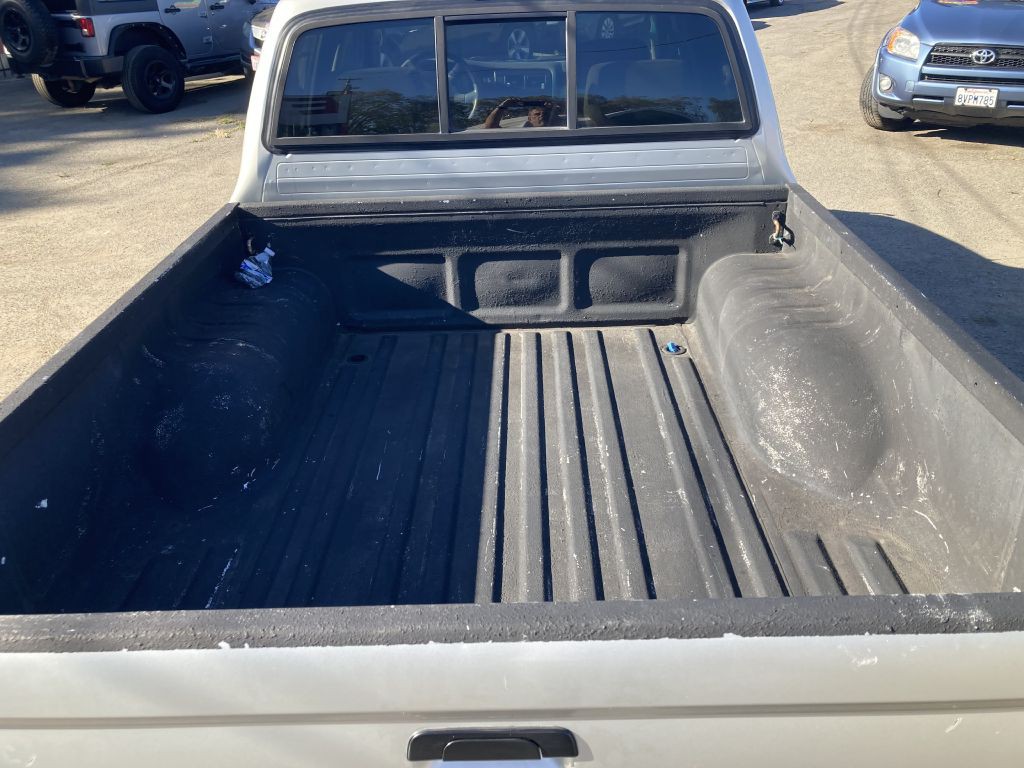 2003 Toyota Tacoma Image 13
