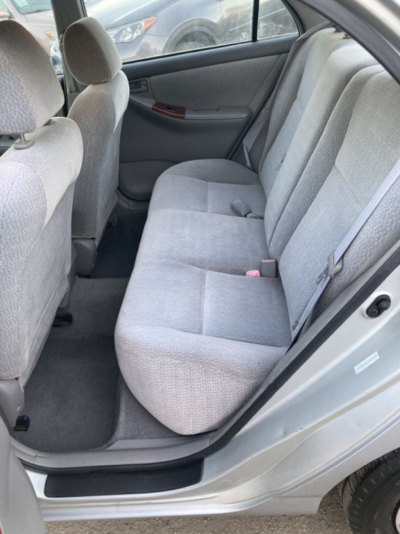 2004 Toyota Corolla Image 14