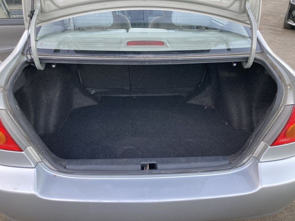 2004 Toyota Corolla Image 16
