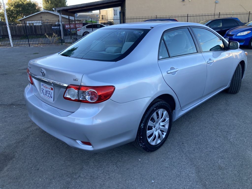 2013 Toyota Corolla Image 4