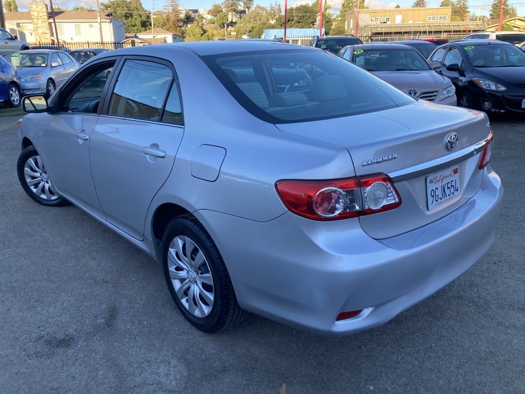 2013 Toyota Corolla Image 6