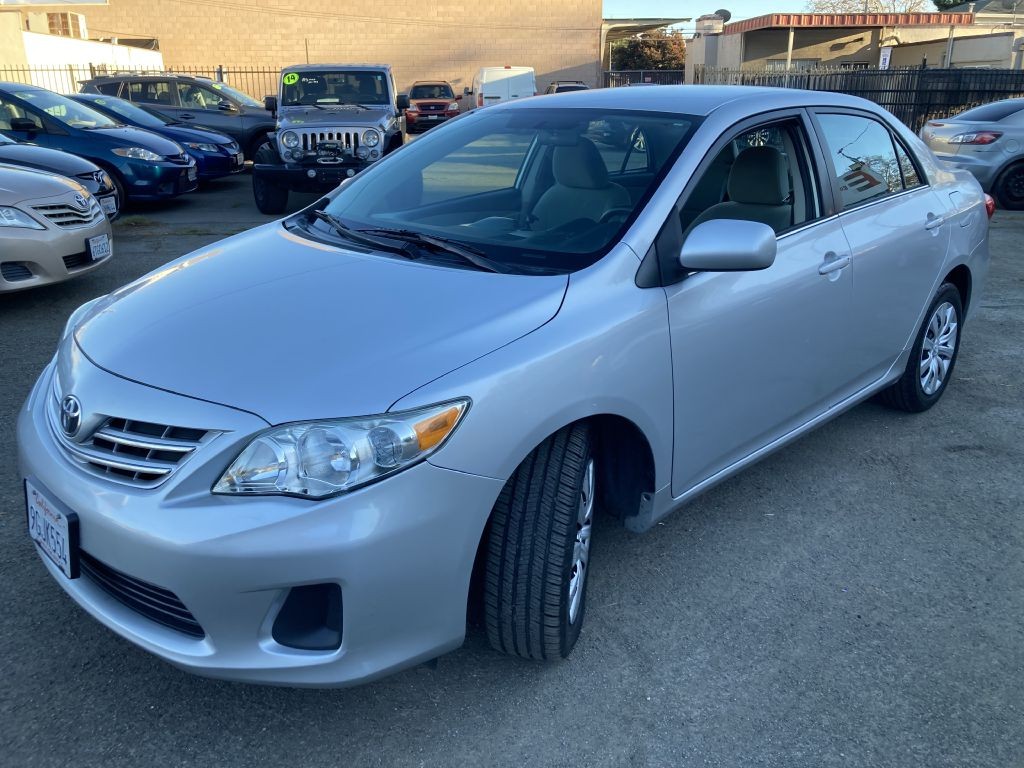 2013 Toyota Corolla Image 8
