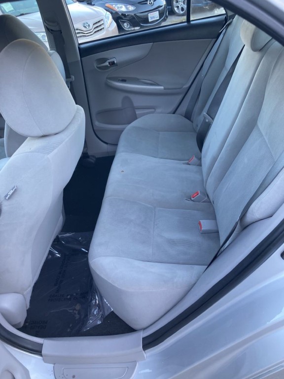 2013 Toyota Corolla Image 14