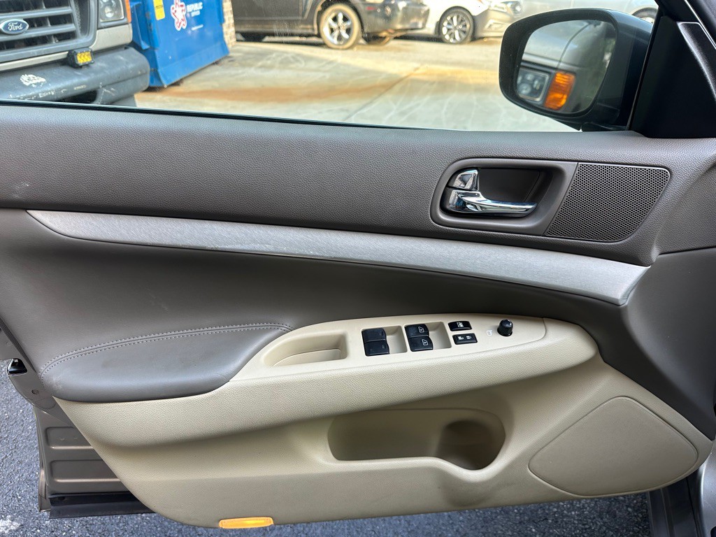 2009 INFINITI G37 Image 8