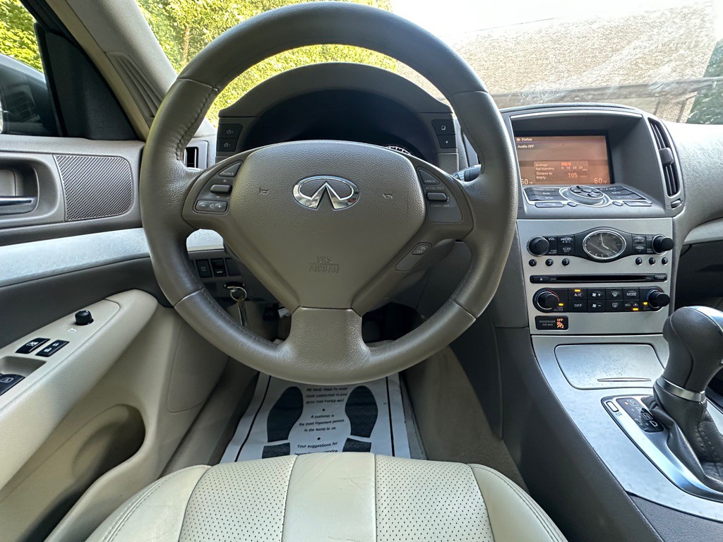 2009 INFINITI G37 Image 9