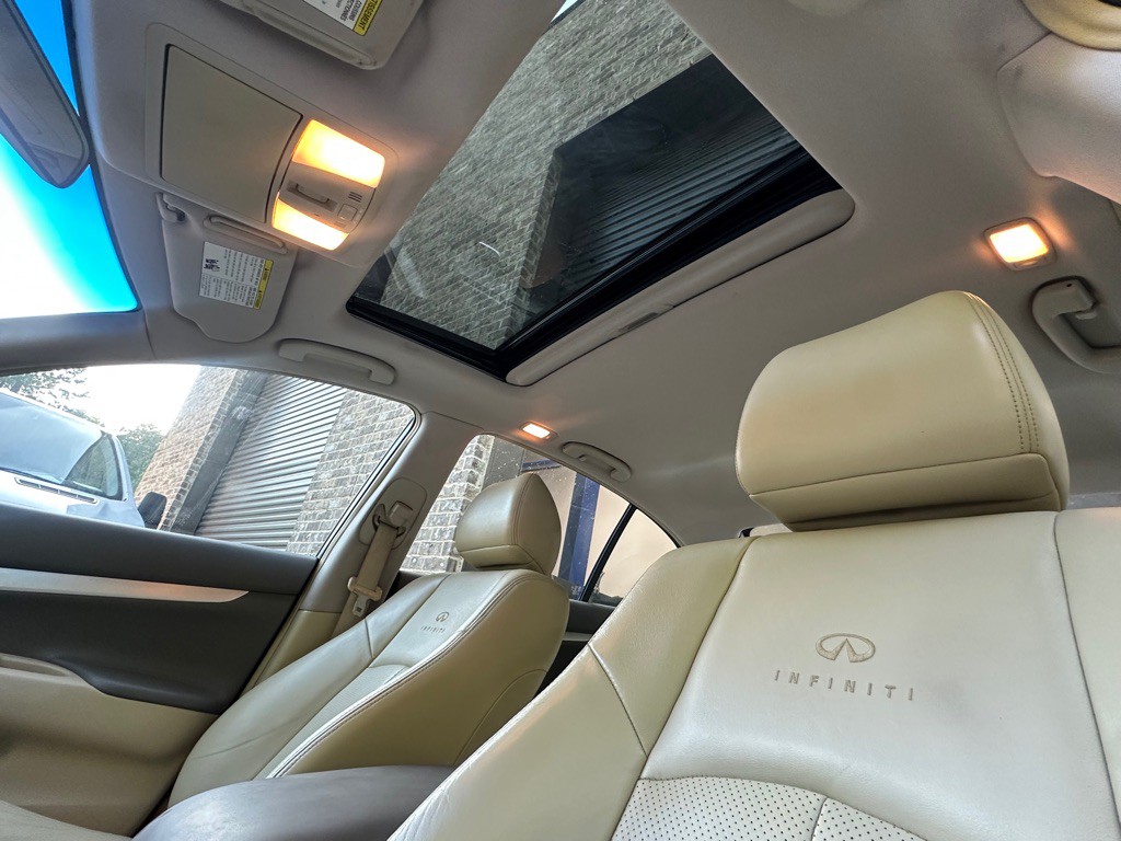 2009 INFINITI G37 Image 14