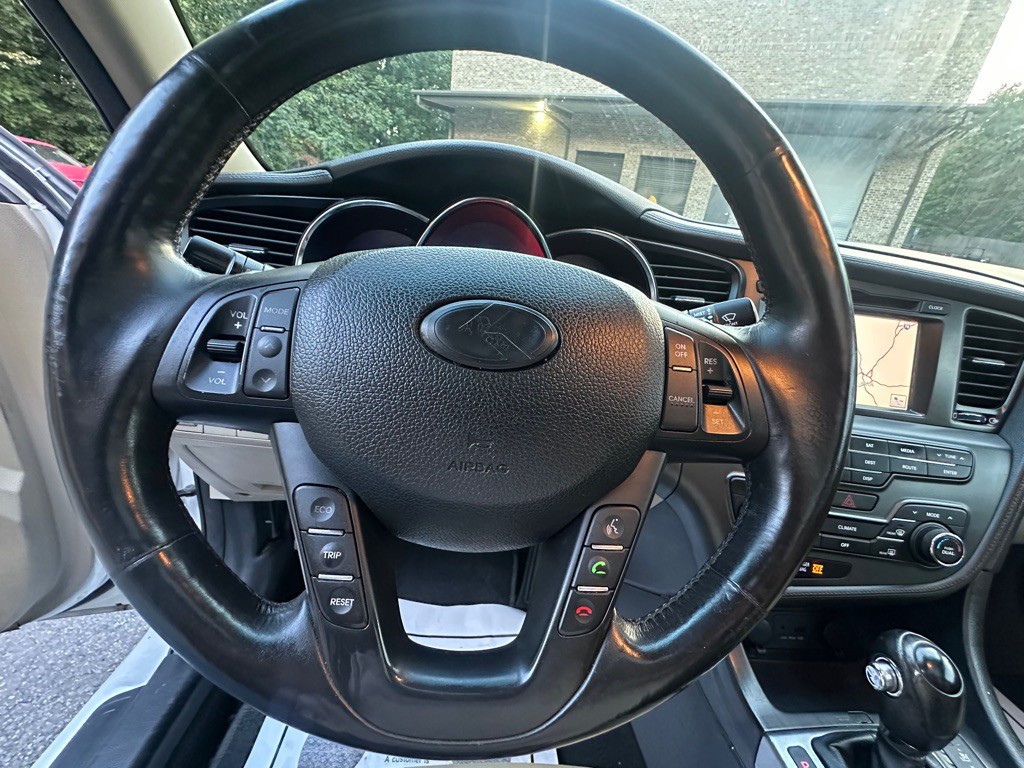 2012 Kia Optima Image 16