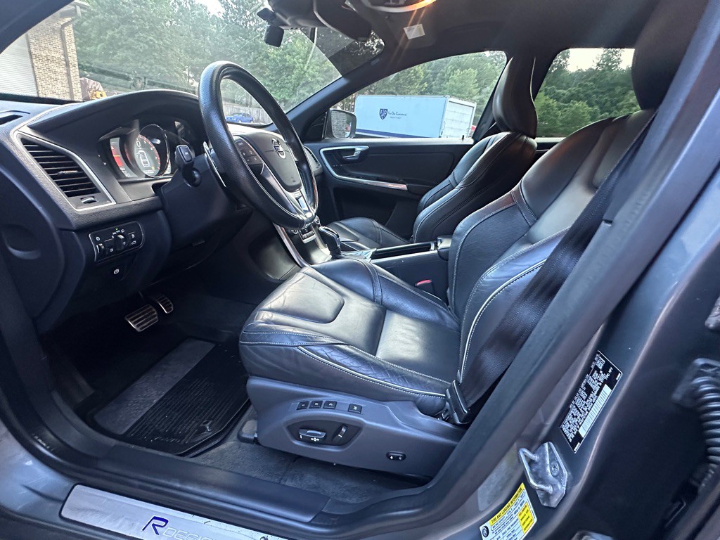 2016 Volvo XC60 Image 10