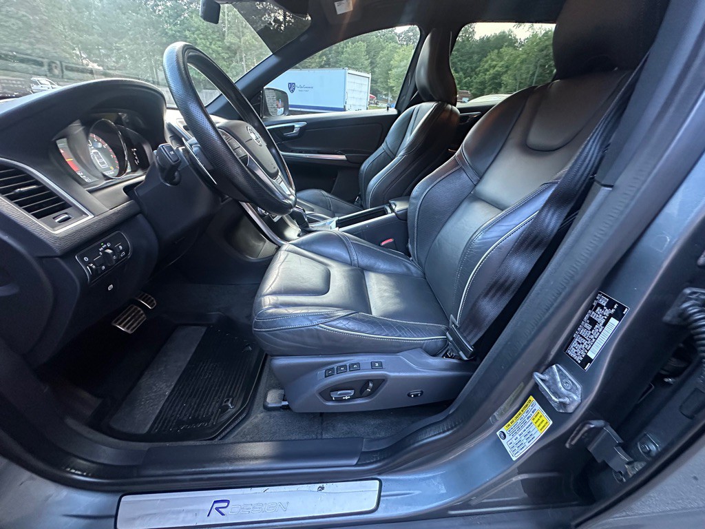 2016 Volvo XC60 Image 18