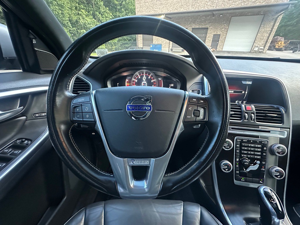 2016 Volvo XC60 Image 19