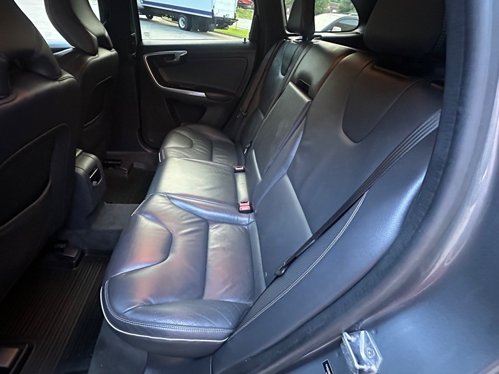 2016 Volvo XC60 Image 22