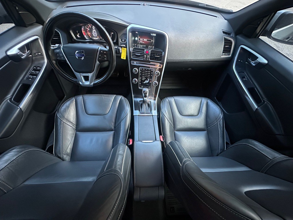 2016 Volvo XC60 Image 17