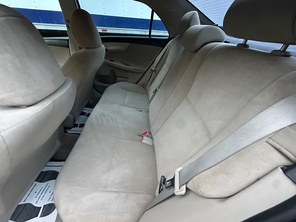 2012 Toyota Corolla Image 17
