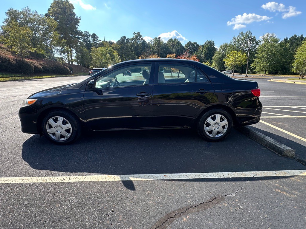 2011 Toyota Corolla Image 1