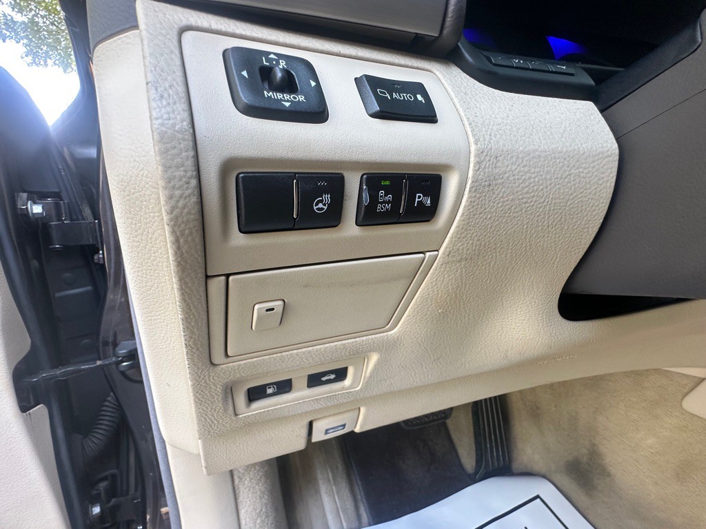 2015 Lexus LS 460 Image 10