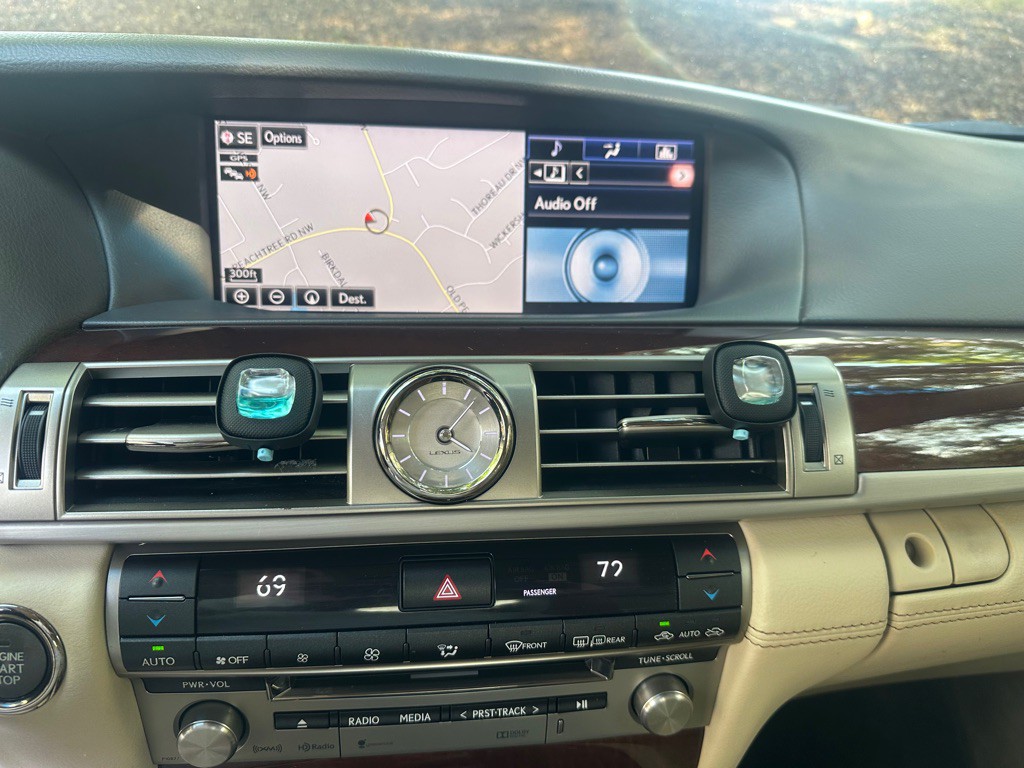 2015 Lexus LS 460 Image 14