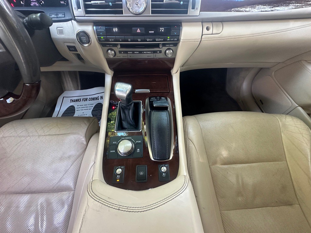 2015 Lexus LS 460 Image 20