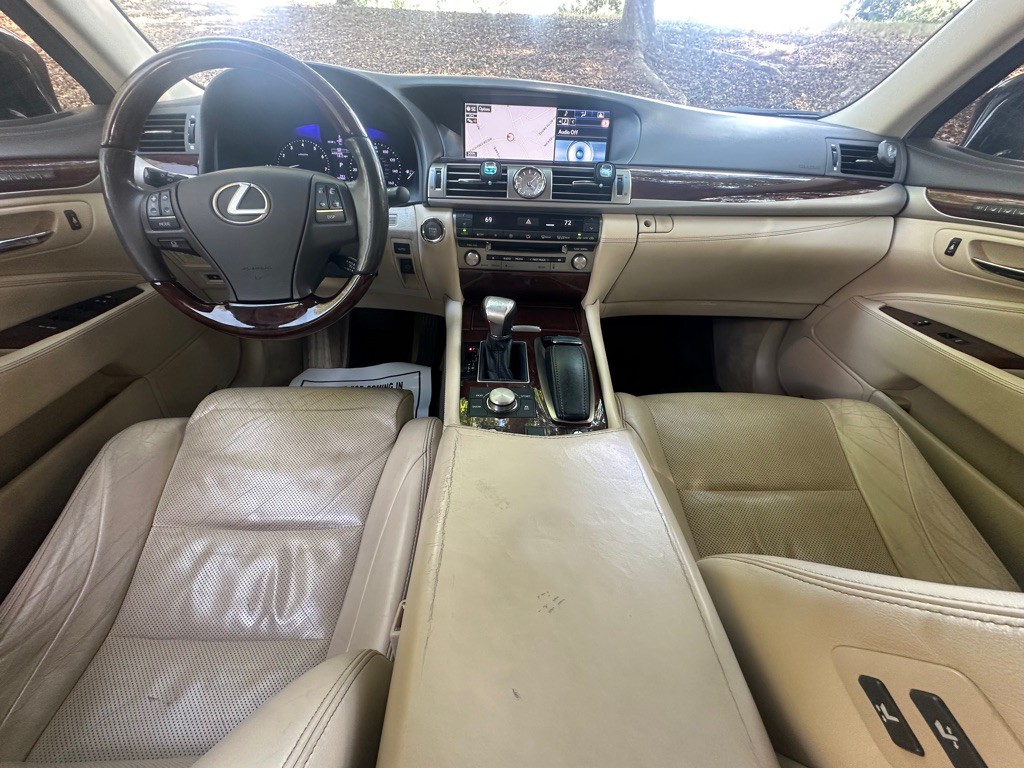 2015 Lexus LS 460 Image 22