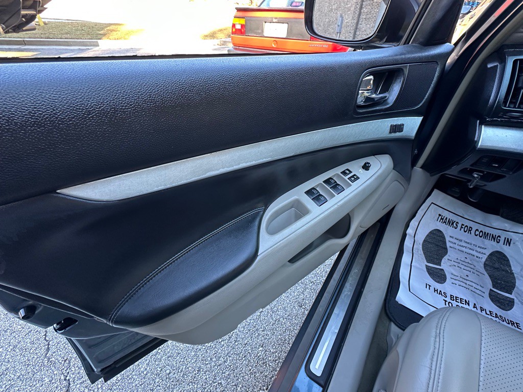 2009 INFINITI G37 Image 11