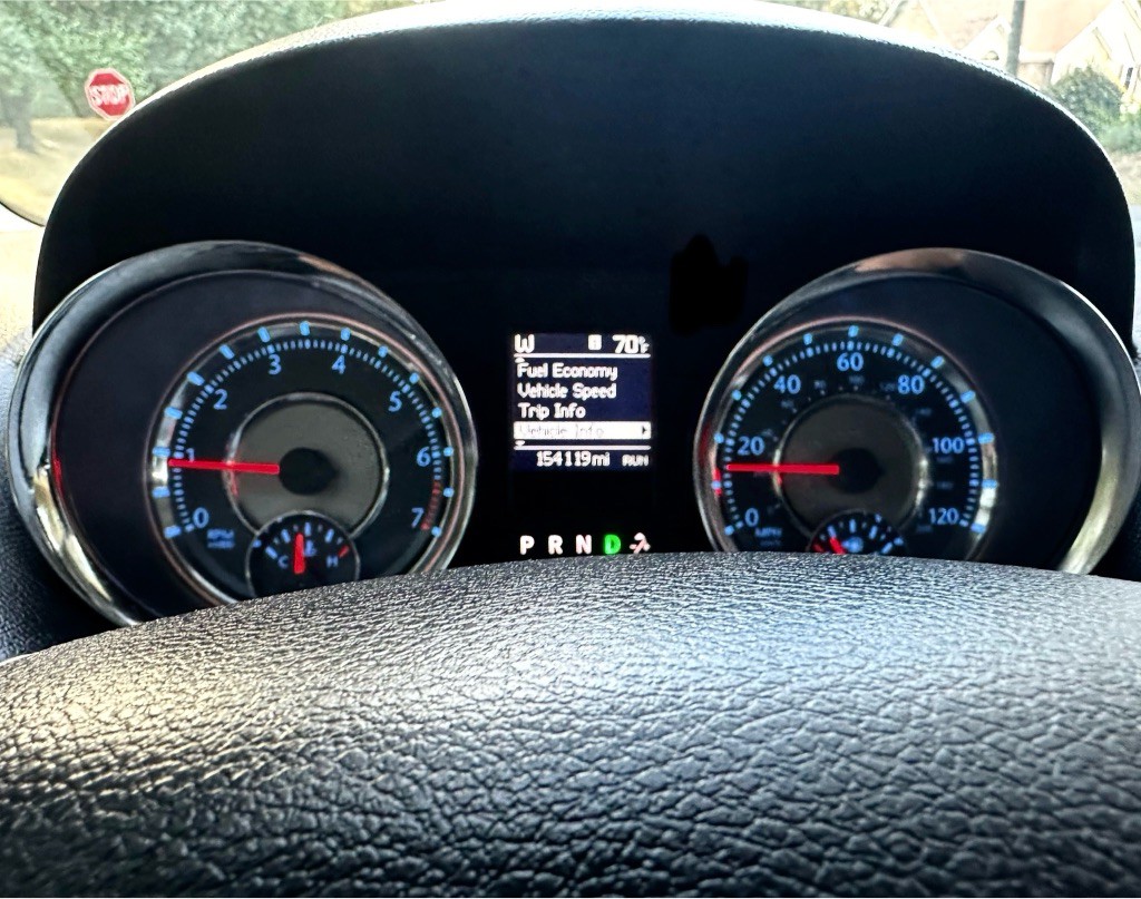 2012 Chrysler Town & Country Image 11