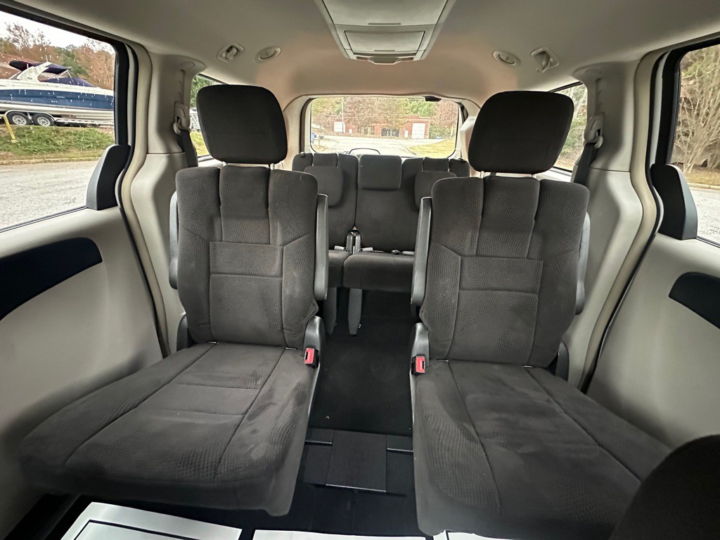 2012 Chrysler Town & Country Image 26