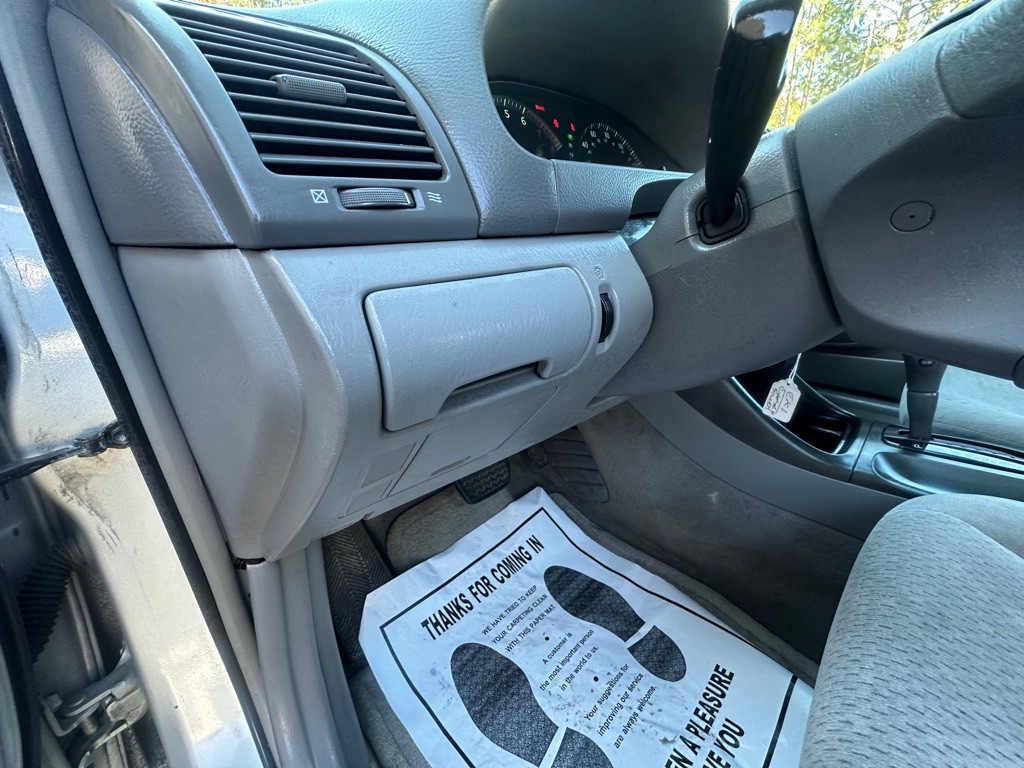 2002 Toyota Camry Image 13
