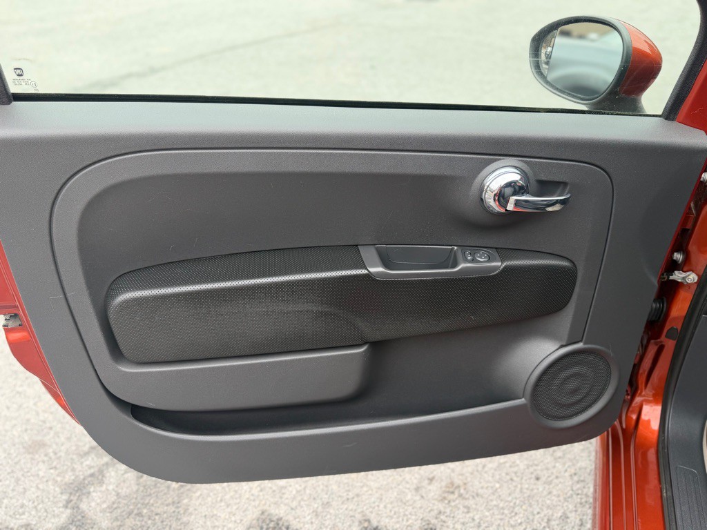 2012 FIAT 500 Image 9