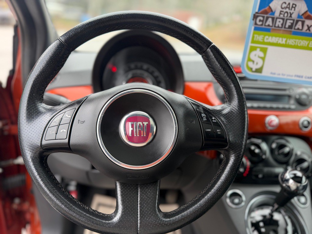 2012 FIAT 500 Image 11