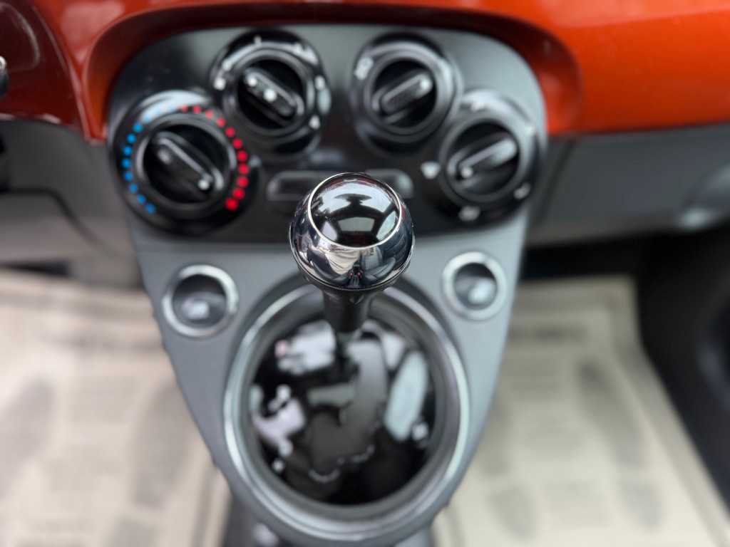 2012 FIAT 500 Image 17