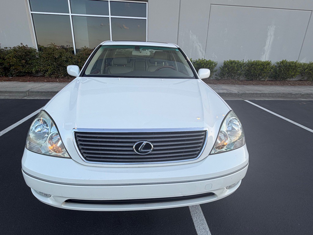 2002 Lexus LS 430 Image 2