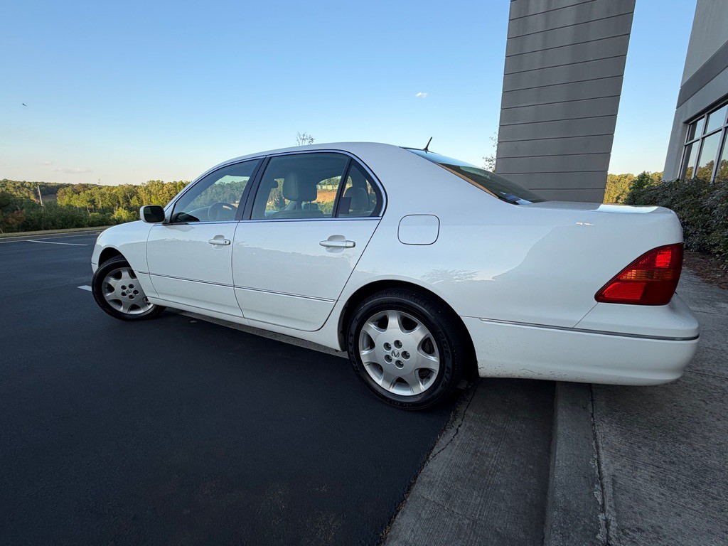 2002 Lexus LS 430 Image 6