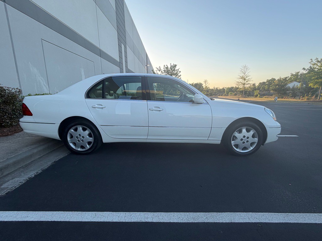 2002 Lexus LS 430 Image 7