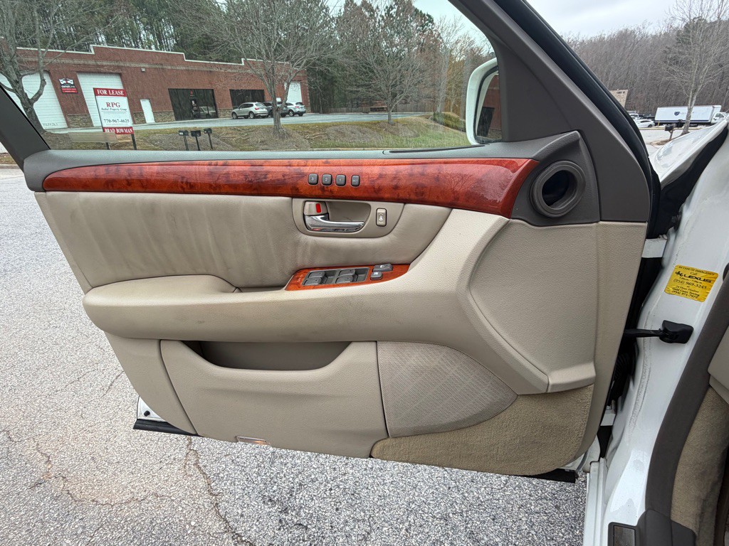 2002 Lexus LS 430 Image 10