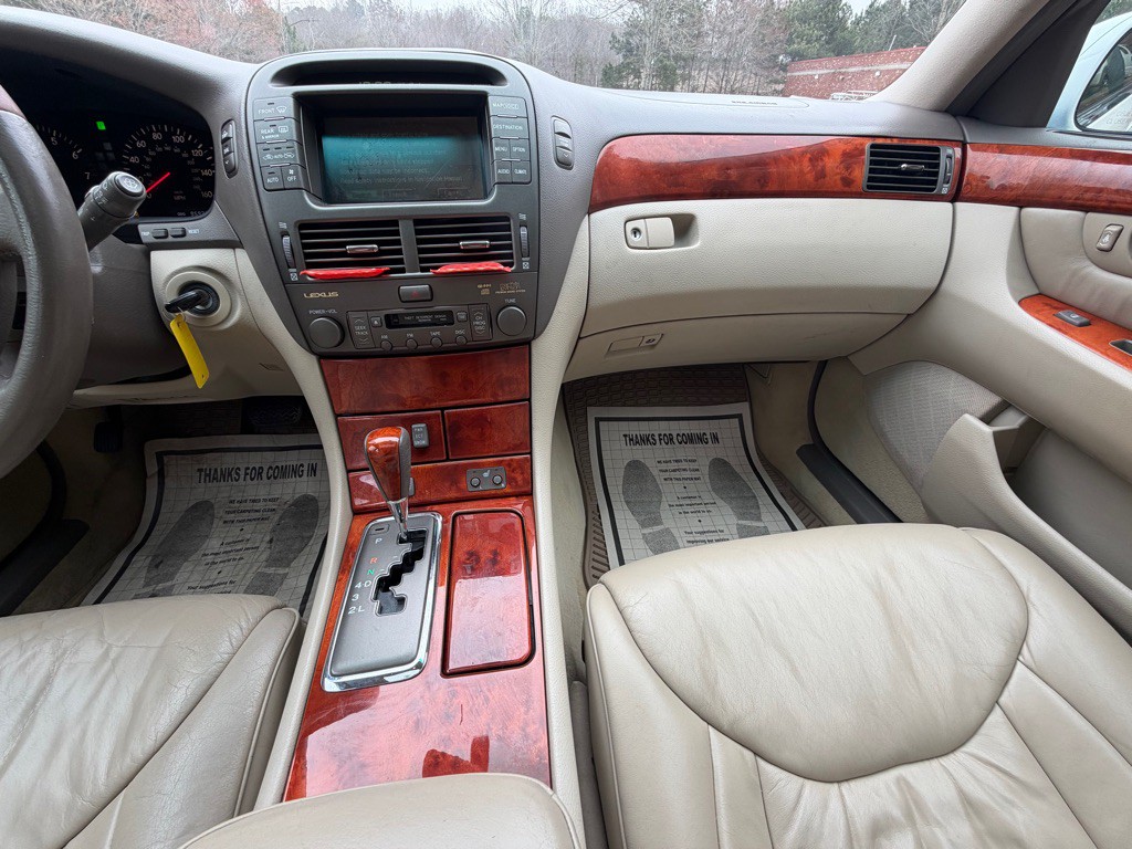 2002 Lexus LS 430 Image 19