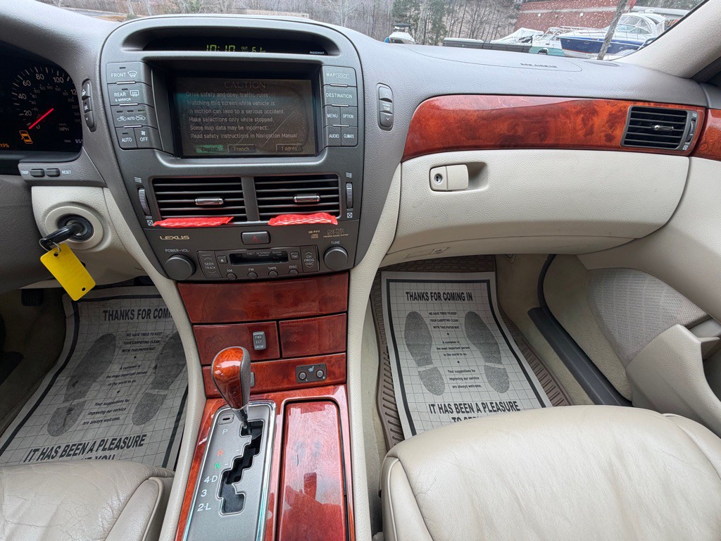 2002 Lexus LS 430 Image 22