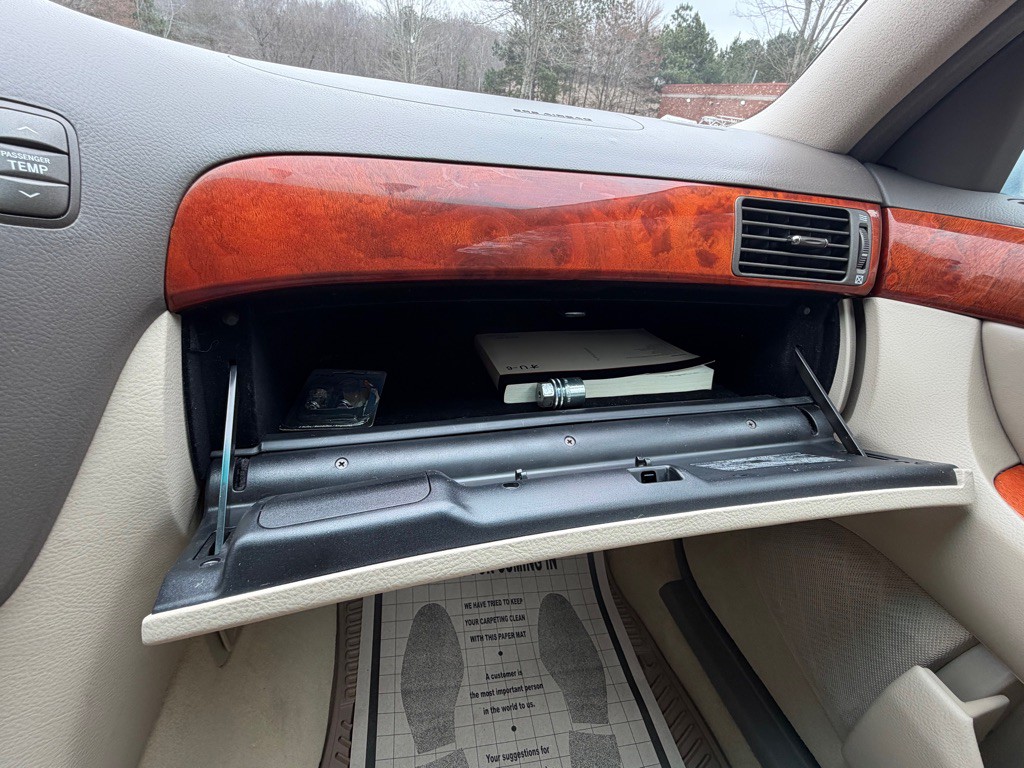 2002 Lexus LS 430 Image 31