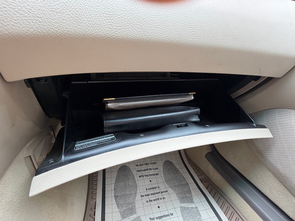 2002 Lexus LS 430 Image 32