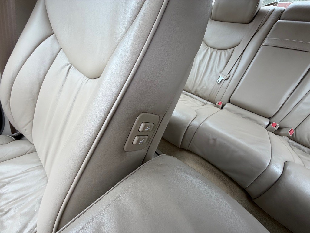 2002 Lexus LS 430 Image 34