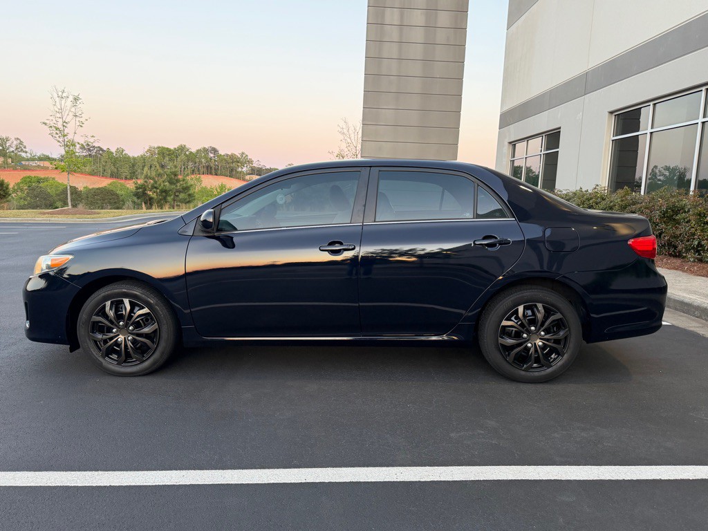 2013 Toyota Corolla Image 6