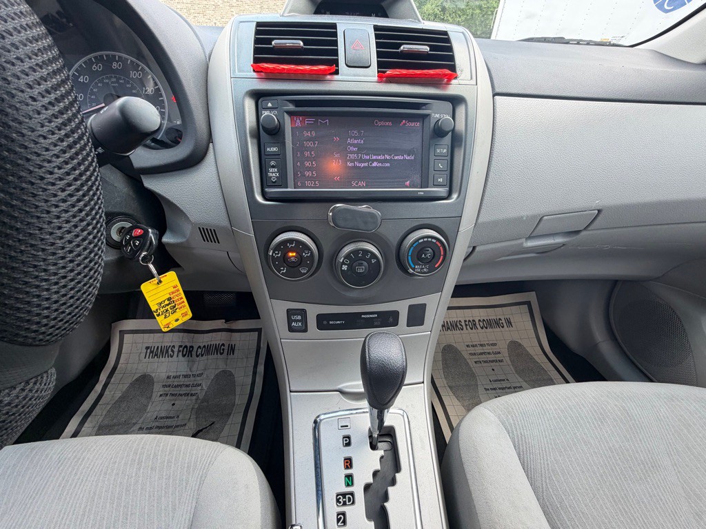 2013 Toyota Corolla Image 13