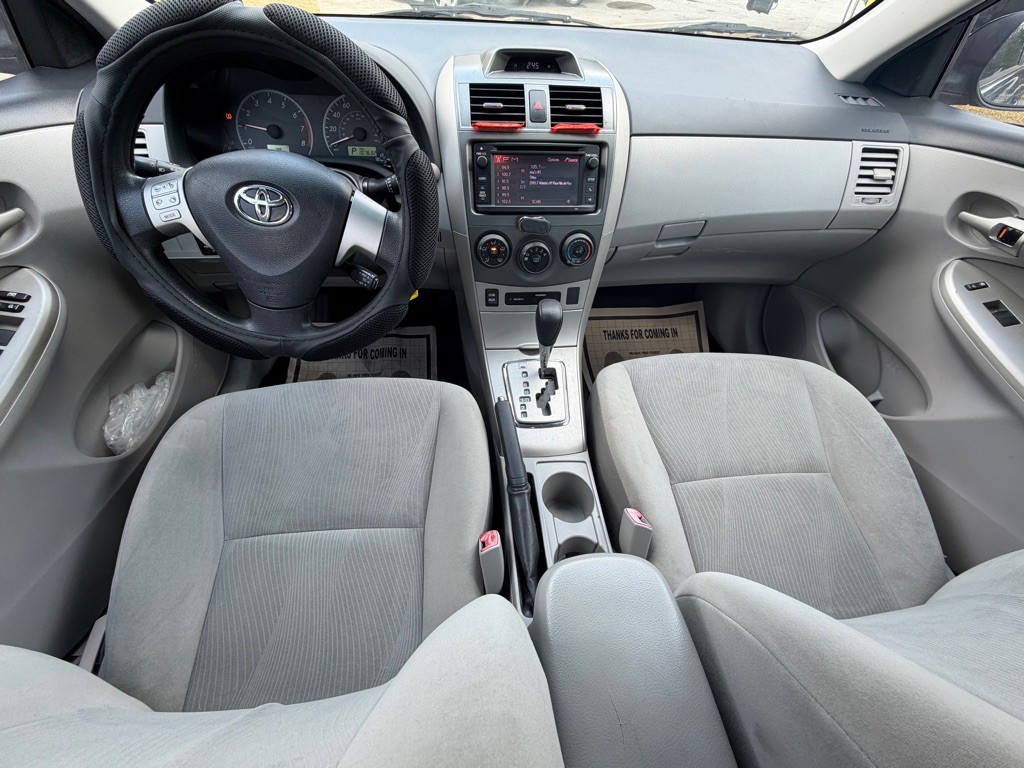 2013 Toyota Corolla Image 16