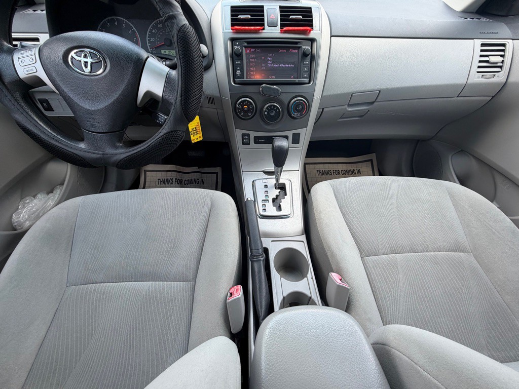 2013 Toyota Corolla Image 17