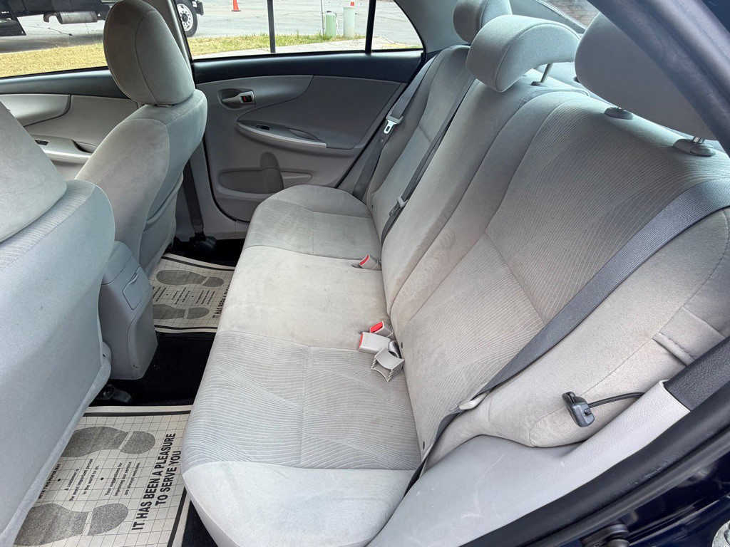 2013 Toyota Corolla Image 21