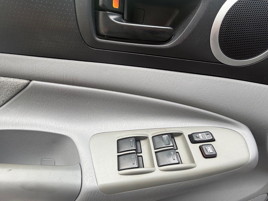 2010 Toyota Tacoma Image 13