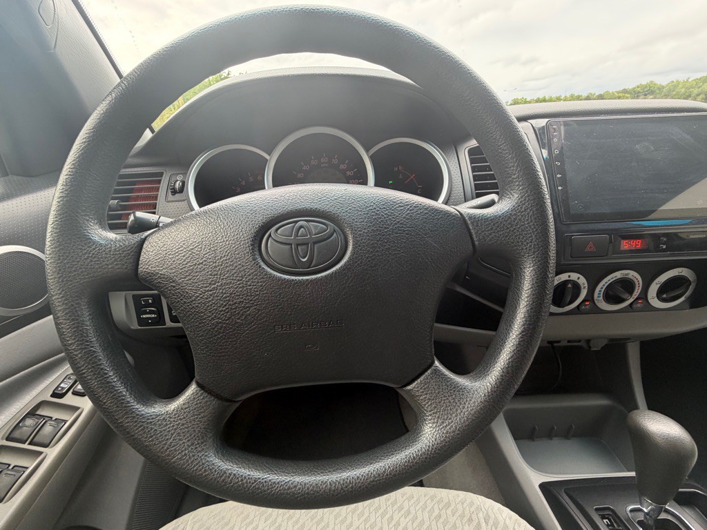 2010 Toyota Tacoma Image 17