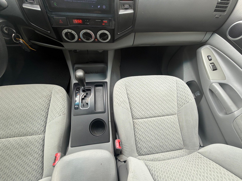 2010 Toyota Tacoma Image 21