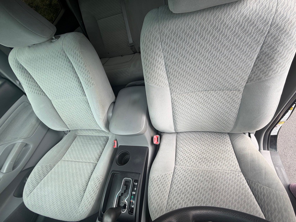 2010 Toyota Tacoma Image 24