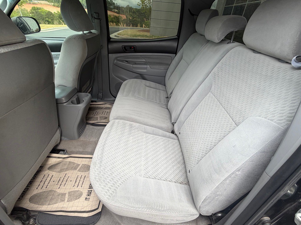 2010 Toyota Tacoma Image 25